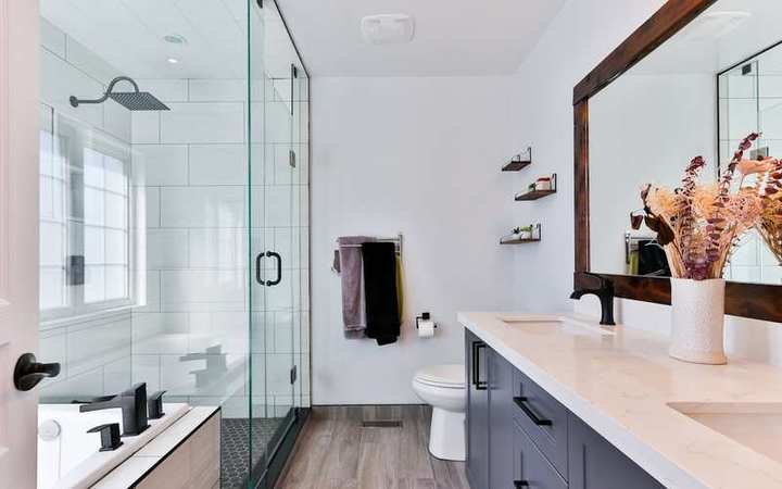 Chọn bồn cầu phù hợp: kiểu dáng, công nghệ xả và tiết kiệm nước