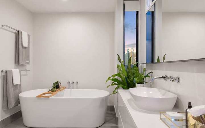 Sen vòi và lavabo: bí quyết chọn thiết bị bền đẹp cho nhà tắm